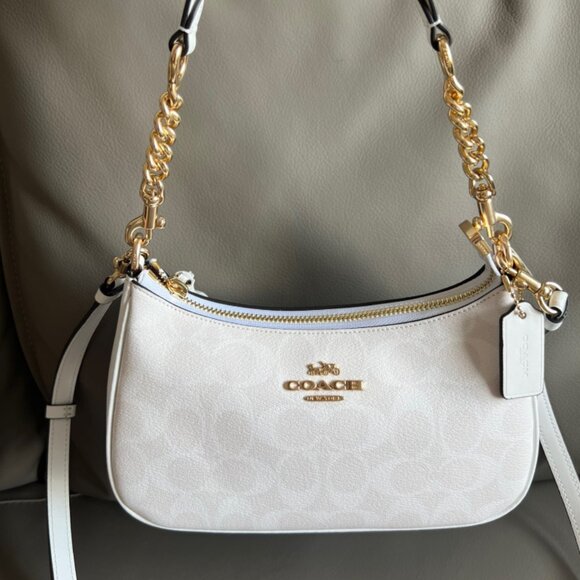 Coach Teri Shoulder Bag In Signature Canvas - Picture 3 of 11